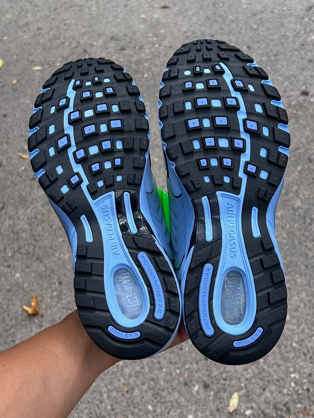 عکس جزئیات: نمایش تکنولوژی Full Length Nike Air در زیره کتونی نایک پگاسوس