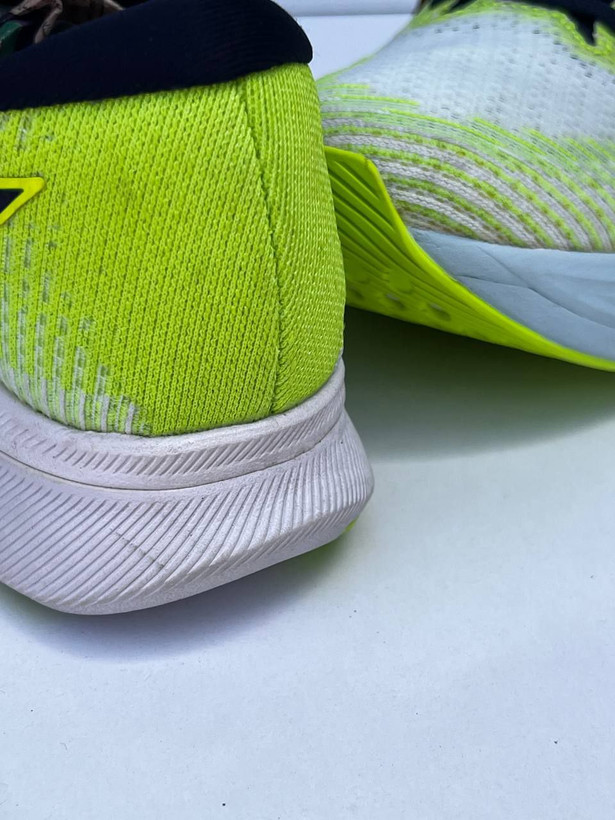 فروشگاه آراد اسپرت شاهرود، عرضه کننده Asics Magic Speed