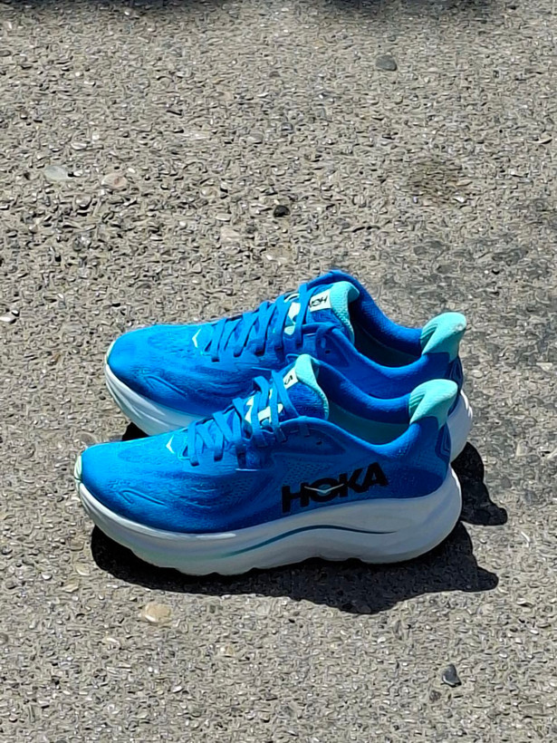 خرید کفش اورجینال Hoka Clifton 9 مدل پیادهروی و دویدن با زیره طبی