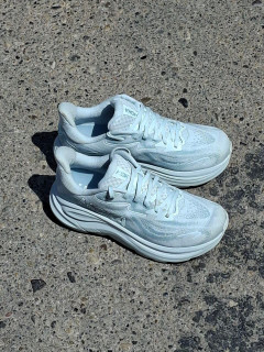 خرید کفش اورجینال Hoka Clifton 9 White طبی و مناسب پیاده روی