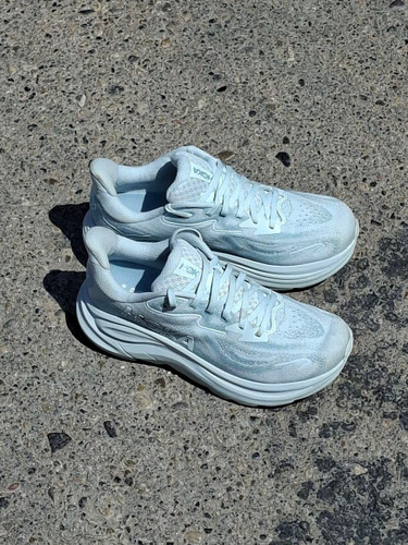 خرید کفش اورجینال Hoka Clifton 9 White طبی و مناسب پیاده روی