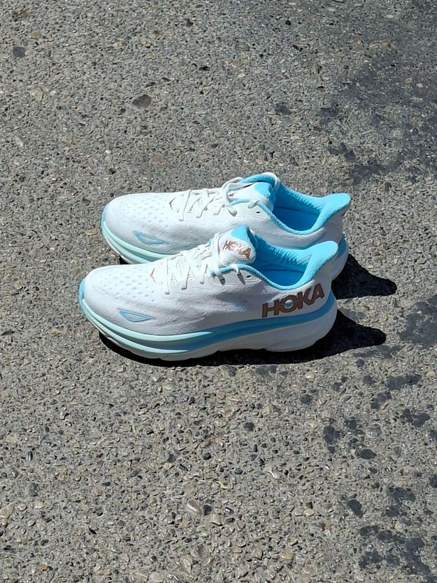 کتونی رانینگ اورجینال هوکا کلیفتون 9 سفید آبی Hoka Clifton 9 اصل آراد اسپرت شاهرود