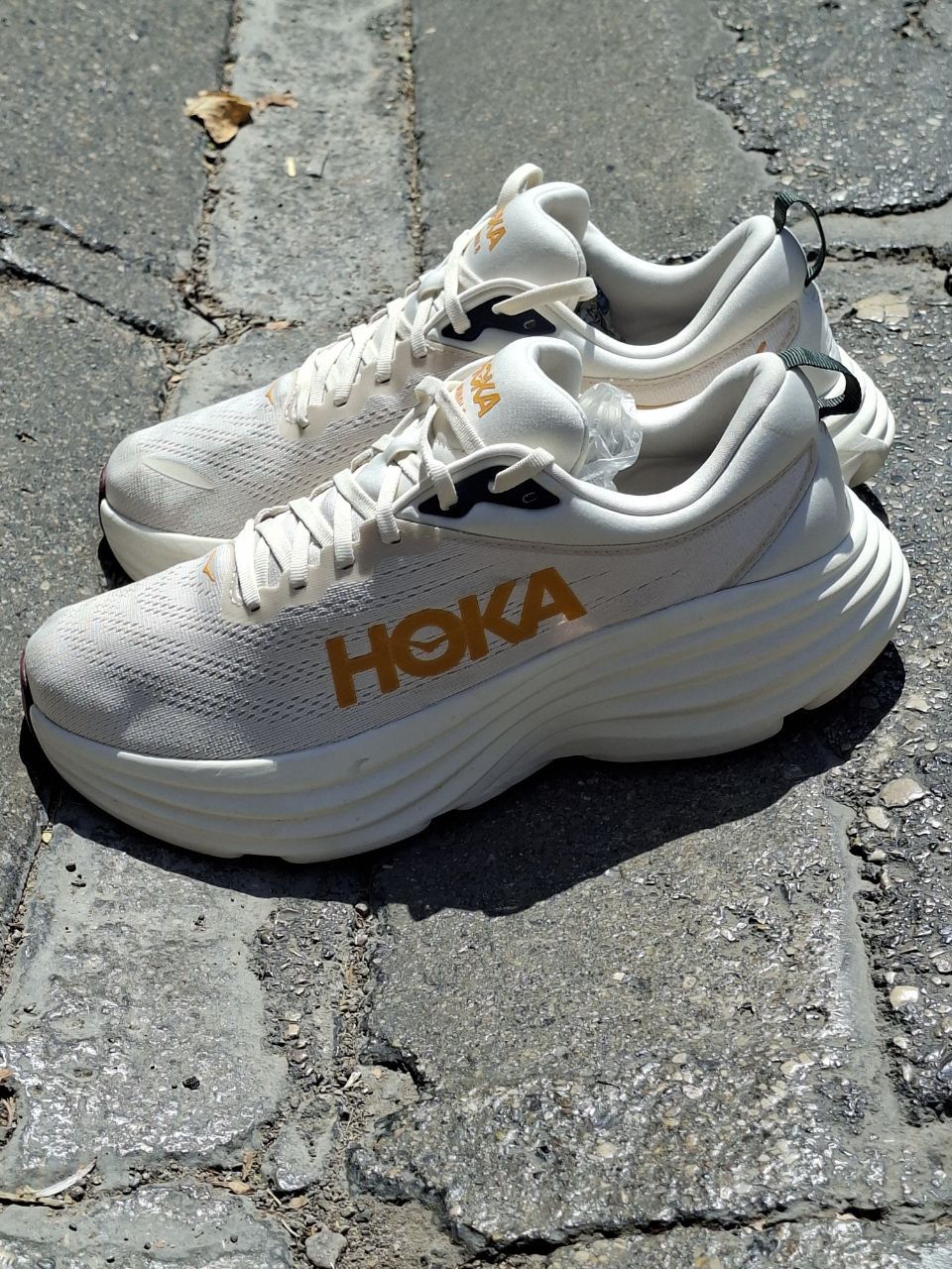 کتونی لژدار ماکزیمال هوکا بوندی ۸ مدل Hoka Bondi 8 مناسب دیسک کمر با ضمانت CIP Sport