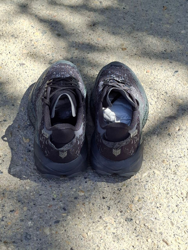 کتونی مردانه رانینگ و تریل برند هوکا مدل Speedgoat 5 Gore-Tex ضدآب اورجینال با زیره ویبرام