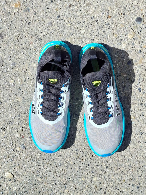 کتونی رانینگ اورجینال هوکا کلیفتون ۹ سفید آبی یخی HOKA Clifton 9 White Ice Water در آراد اسپرت شاهرود
