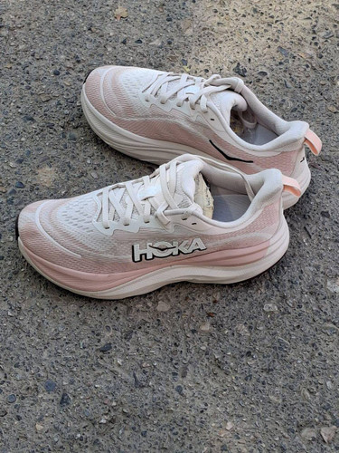 Alt Text 2: کفش-پیاده-روی-طبی-Hoka-Bondi-8-مهدی-اورجینال-آراد-اسپرت