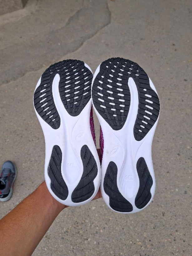 کتونی زنانه رانینگ زنانه اسیکس (Asics) اورجینال – مدل پرطرفدارژل سایز 38