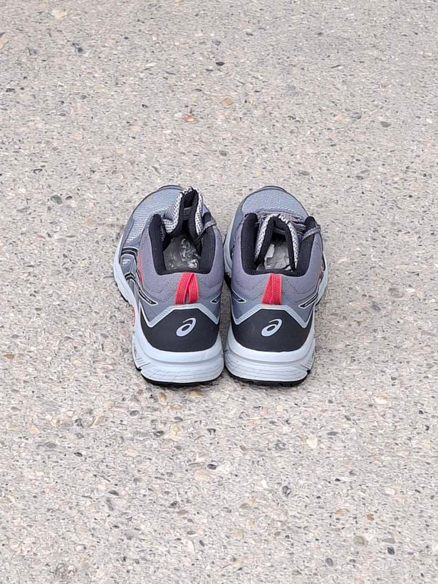 کتونی تریل رانینگ مردانه اسیکس Asics Gel-Venture 9 – ضد لغزش و با دوام فوقالعاده