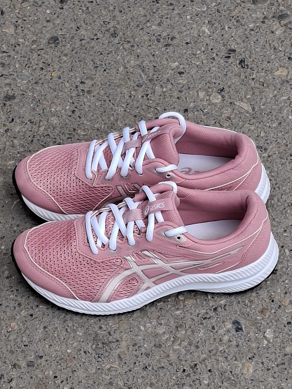 کتونی زنانه آسیکس اورجینال صورتی مدل Asics Jolt بند سفید مناسب پیاده روی و دویدن آراد اسپرت