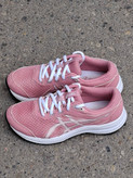 کتونی زنانه آسیکس اورجینال صورتی مدل Asics Jolt بند سفید مناسب پیاده روی و دویدن آراد اسپرت